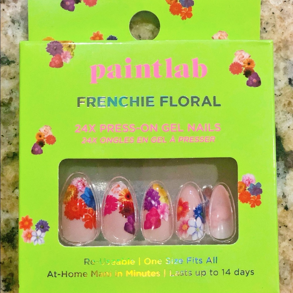 Paint Lab Press-On Gel Nails ( Frenchie Floral )